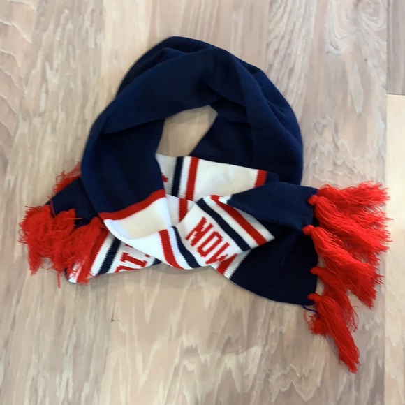 Lululemon scarf - never worn - Picture 3 of 4